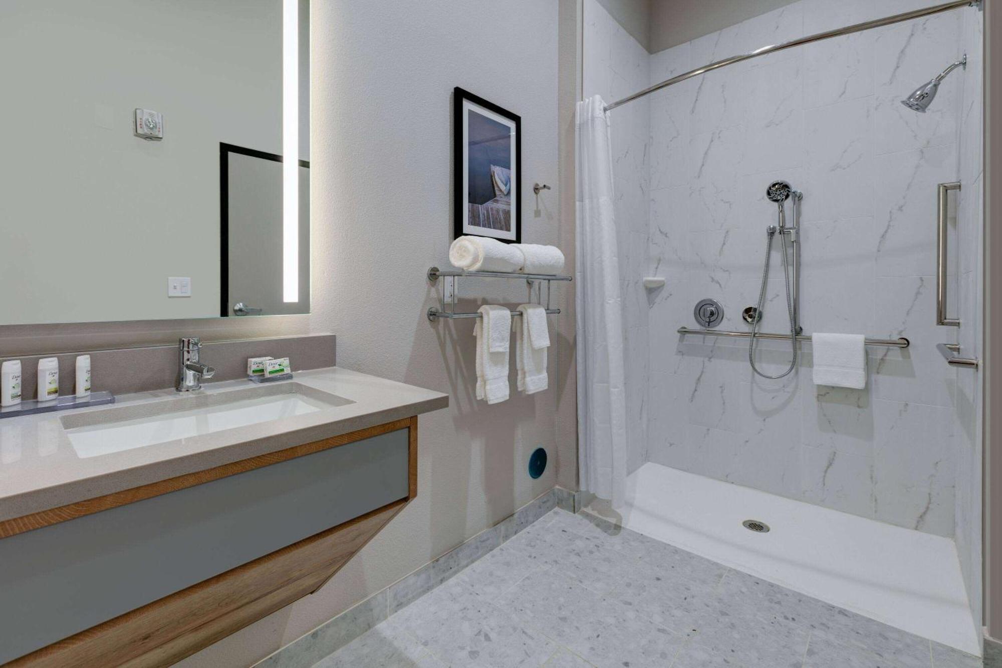 ホテル The Elm, A Ramada By Wyndham Little Elm エクステリア 写真